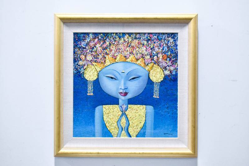 lot 300 image: Signed Original Oil on Canvas Painting of Figure with Headdress
