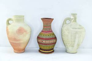 lot 60 image: 3 Middle Eastern Ceramic Vessels