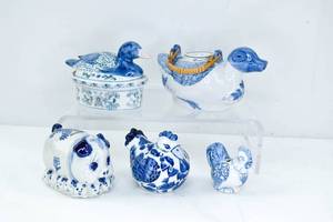 lot 71 image: 5 Asian Porcelain Figural Animal Dishes