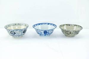 lot 72 image: 3 Antique Chinese Shipwreck Porcelain Bowls - Ming or Qing
