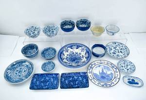 lot 83 image: 18 pc. Lot of Blue & White Porcelain from Around the World