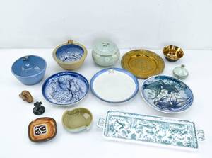 lot 89 image: 14 pc. Lot of Stoneware, Ceramic, and Decorative Metal Pieces