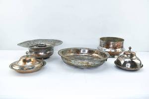 lot 90 image: 5 Antique Islamic Metal Serving Dishes and Vessels
