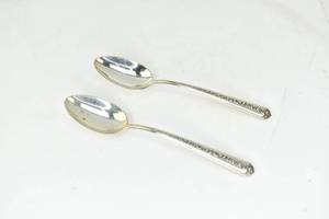 lot 37 image: 2 Towle Sterling Silver Rambler Rose Teaspoons