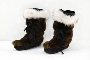 lot 33 image: Pair of Fur Mukluk Boots Size 8 or 8 12