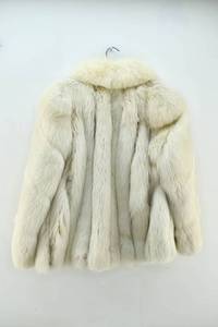 lot 31 image: Saga Fox White Fox Fur Coat