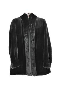 lot 26 image: Beautiful Black Mink Fur Coat