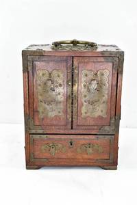 lot 11 image: Small Vintage Japanese Style Tansu Jewelry Box