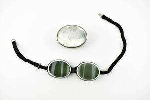 lot 100 image: Kasper & Richter Retro Look Glacier Glasses Sunglasses