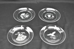 lot 194 image: 4 Arcoroc France American Legion Auxiliary Etched Glass Collector Plates