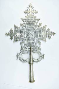 lot 199 image: Metal Ethiopian Orthodox Processional Coptic Cross w Bird Motif