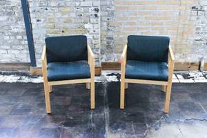 lot 272 image: Pair of Metropolitan Furniture Co. Maple Frame Side Chairs