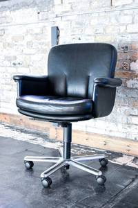 lot 275 image: Brayton International Maestro Tilt Swivel Low-Back Chair Tulsa Ebony Leather and Aluminium Pneumatic Base