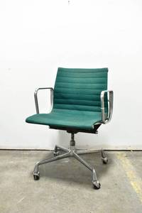 lot 281 image: Green Eames Chair