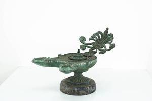 lot 43 image: Roman Style Bronze Twin Nozzle Oil Lamp