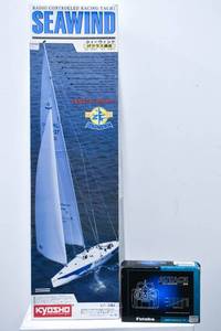lot 313 image: Kyosho RC Racing Yacht Seawind Includes Controller