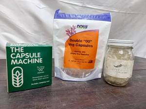 The Capsule Machine And Empty Capsules