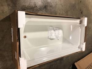 lot 30 image: Sterling STORE 5 ft. Right-Hand Drain Rectangular Alcove Bathtub  review pictures