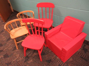 lot 419 image: CHILDRENS CHAIRS IN ASSORTED STYLES