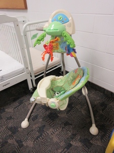 lot 424 image: FISHER PRICE ACTIVITY SWING