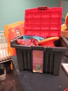 lot 311 image: IGLOO GAMES IN A BOX FOR OUTDOOR FUN