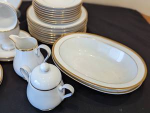 Noritake Carrie Dish Set
