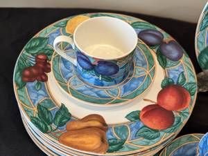 Victoria and Beale Forbidden Fruit Dish Set