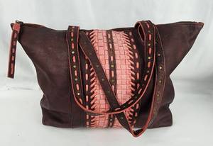 lot 10 image: Fun Handbag Collection