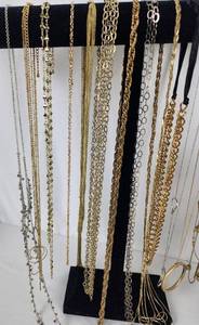 lot 27 image: Eclectic Selection of Costume Chokers & Chains