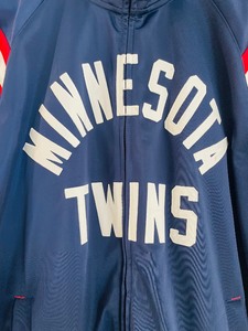 lot 97 image: Minnesota Twins Baseball Embroidered Jacket