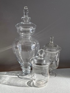 lot 76 image: Set of Three Apothecary Style Decorative Jars