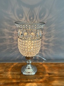 lot 32 image: Beautiful Sparking Accent Lamp