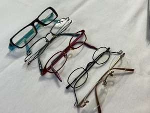 lot 142 image: Five Pairs of Fashionable Eyeglass Frames