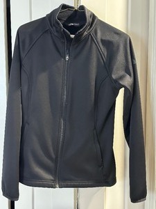 lot 54 image: Womens Patagonia Pullover and Womens North Face Zip Up