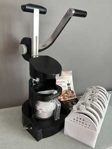 lot 138 image: Le Presse Deluxe Gourmet Food Styler
