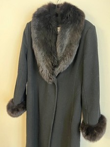 lot 116 image: Beautiful Womens Dress Coat by Marvin Richards