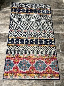 lot 122 image: Lovely Safavieh Madison Area Rug