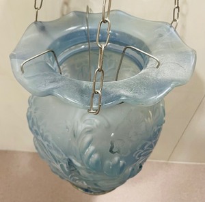 lot 173 image: Darling Hanging Votive Decor