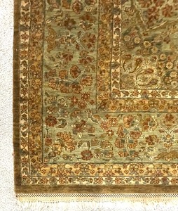 lot 5 image: Extraordinary Beautiful Large Area Rug