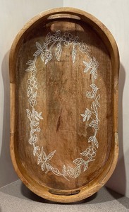 lot 186 image: Delightful Decor Grouping