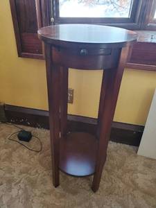 lot 24 image: End Table  Plant Stand