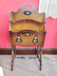 lot 50 image: Magazine Rack