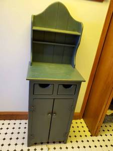 lot 90 image: Farmhouse Cabinet