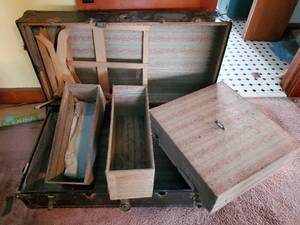 lot 99 image: Old Chest