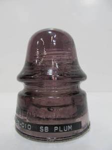 lot 38 image: CD 162-010 SB California Plum Purple Glass Insulator