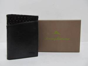 lot 46 image: Brand New TOMMY BAHAMA Leather Wallet