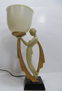 lot 94 image: Lovely Vintage Deco Figural Lady Lamp