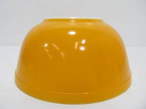 lot 112 image: Vintage Pyrex Orange Mixing Bowl