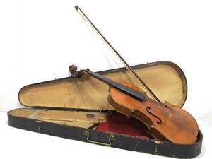 lot 117 image: Antique 19th Century Nicolaus Amatus Copy Violin wBow & Wooden Coffin Case