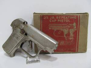 lot 125 image: Vintage Stevens Company 25 Jr Repeating Cap Pistol in Original Box